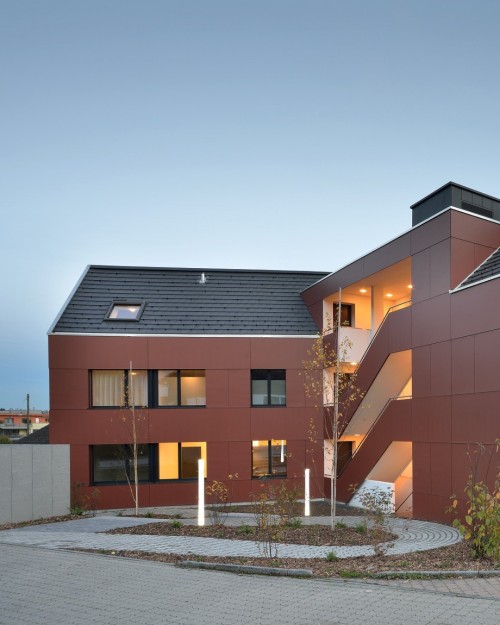 Privatsphäre oder Aussicht? Warum nicht einfach beides 🤔 Bei diesem Mehrfamilienhaus in Abtwil durften wir perforierte ...